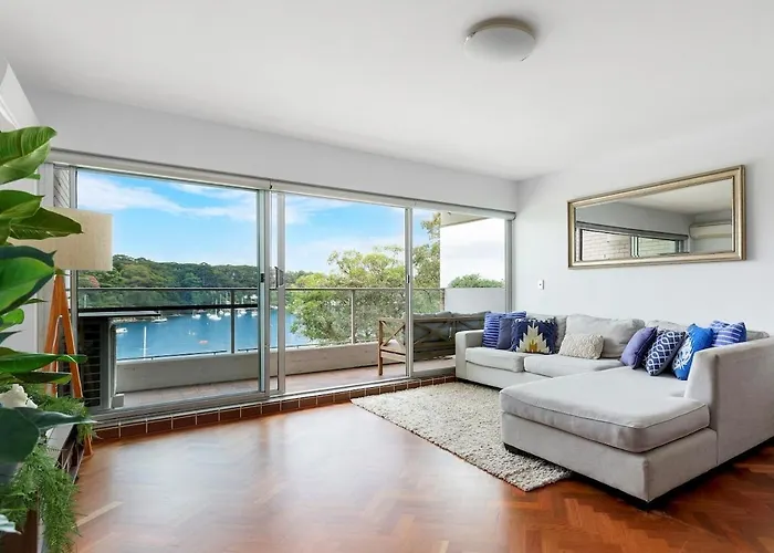 Stunning Waterfront Retreat!